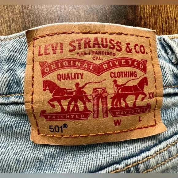 Levi’s | ladies 501 button fly Jean shorts. Size: 29 - Picture 12 of 16